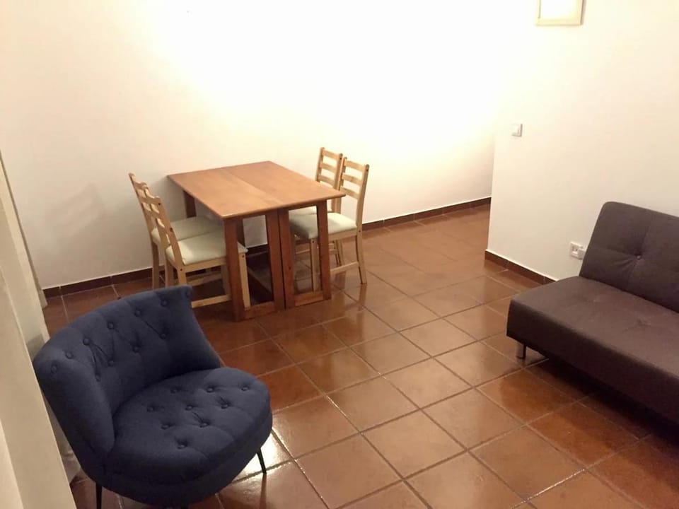 Apart 1 quarto 350m praia Olhos de Água, E Apartment in Olhos de Água