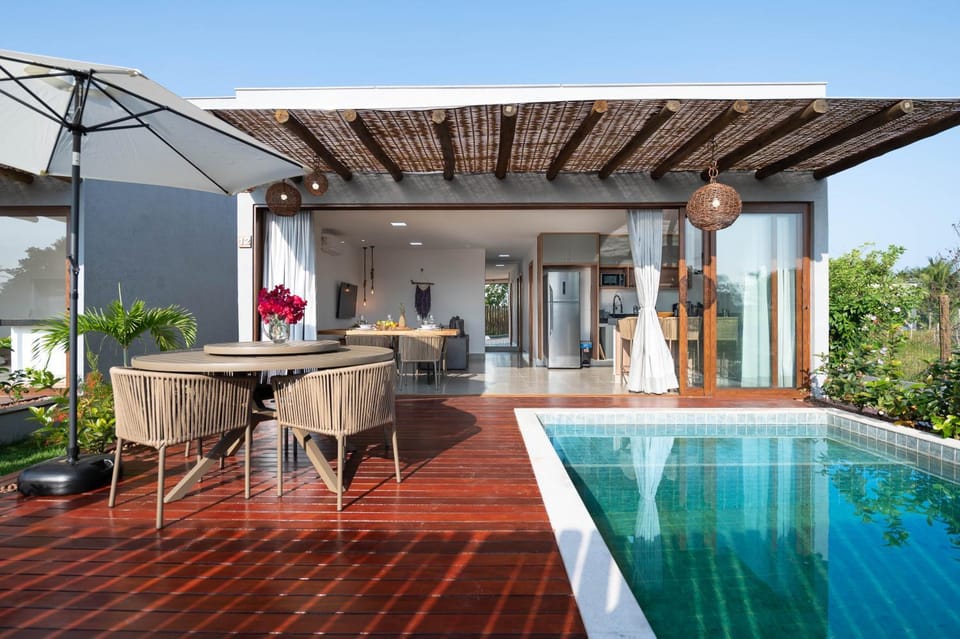 Property building, Balcony/Terrace, Dining area, Garden view, Pool view, Swimming pool