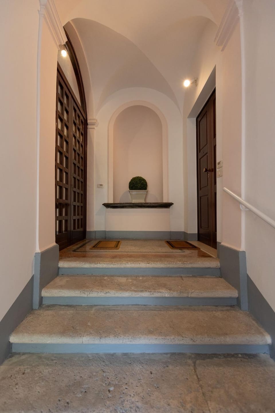 Facade/entrance
