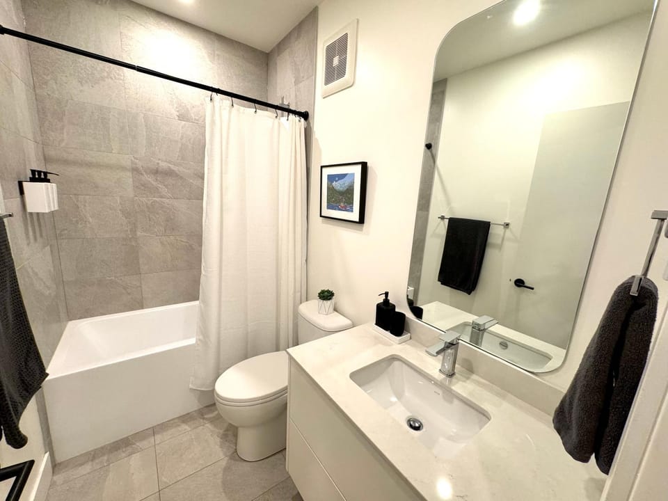 Shower, Toilet, Bathroom, Bath, towels