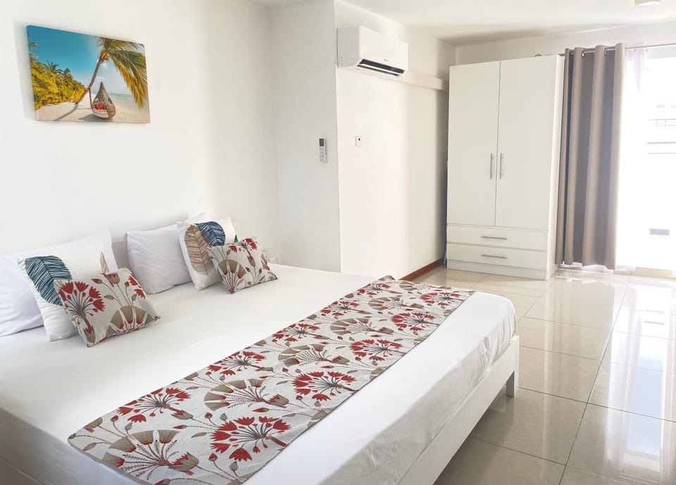 Bed, Photo of the whole room, Bedroom, wardrobe, air conditioner