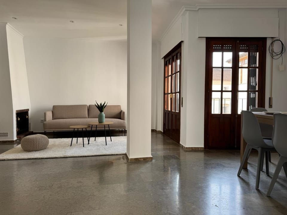 Seating area, Dining area