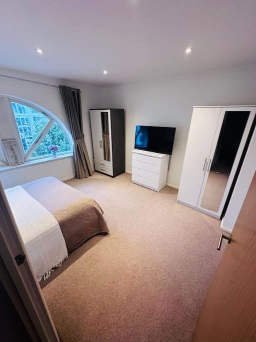 Bed, Bedroom, wardrobe