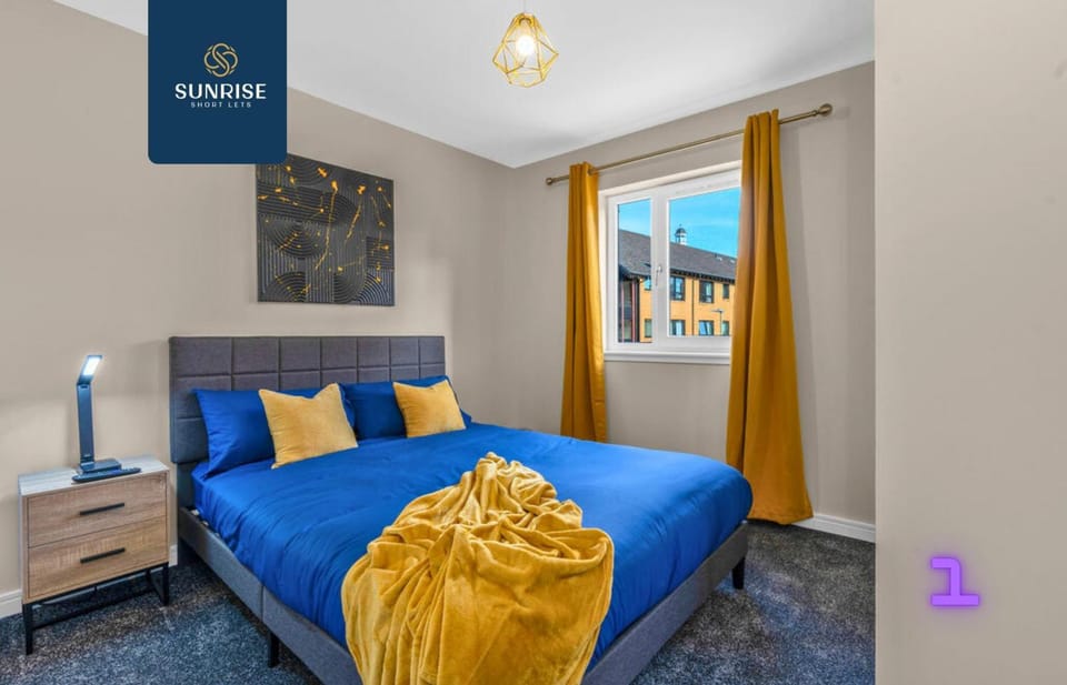 Bed, Living room, Photo of the whole room, Bedroom
