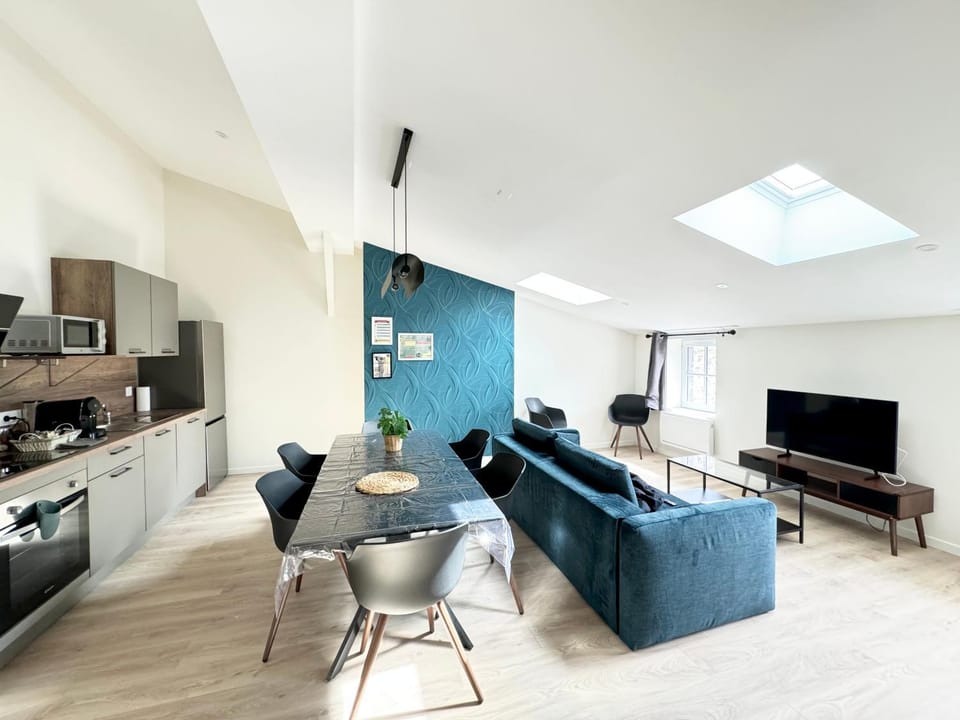 TV and multimedia, Living room, Seating area, Dining area, Evening entertainment, oven, stove