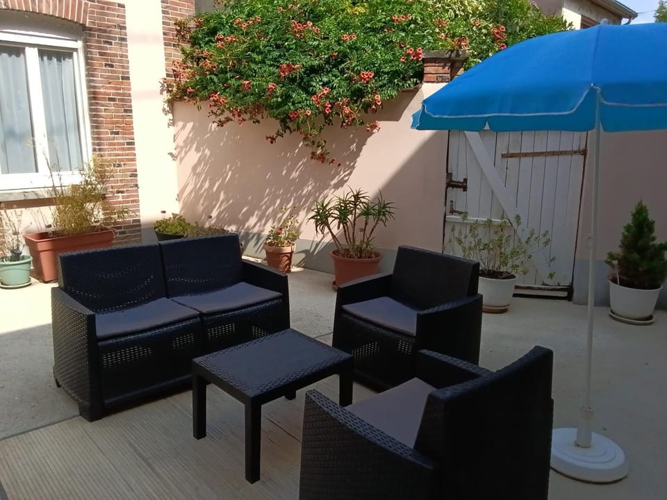 Patio, Day