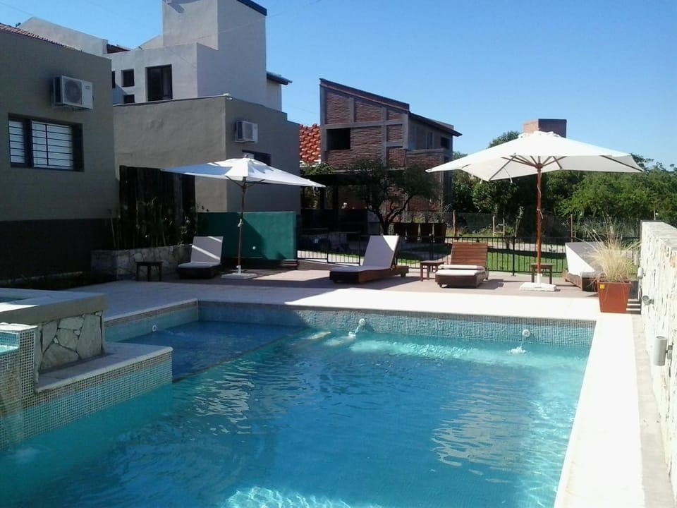 Day, Swimming pool