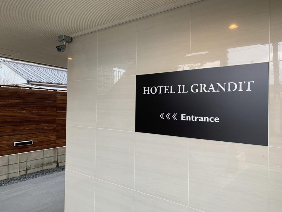 HOTEL IL GRANDIT - Vacation STAY 46772v Hotel in Osaka Prefecture