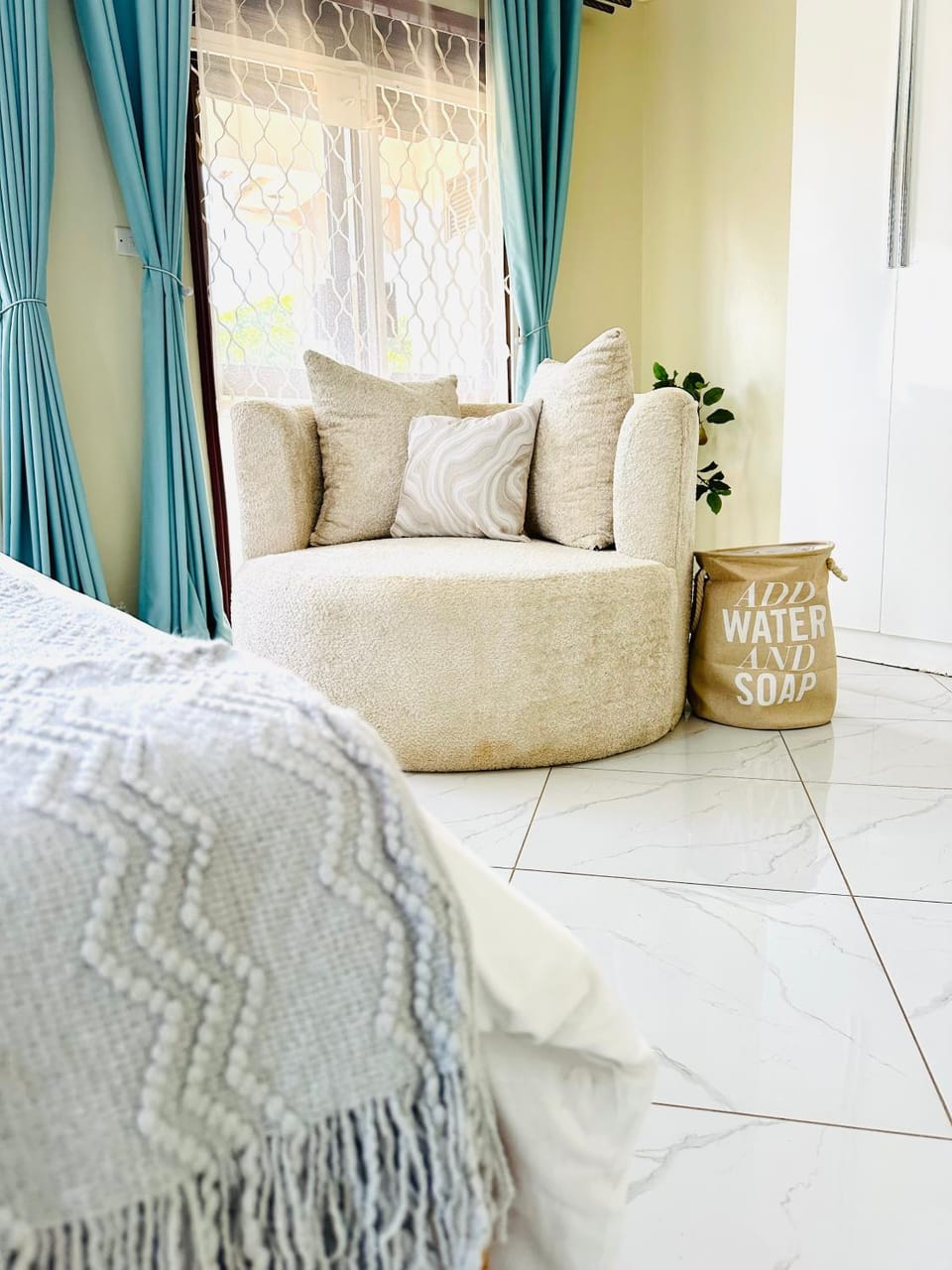 Bed, Seating area, Bedroom