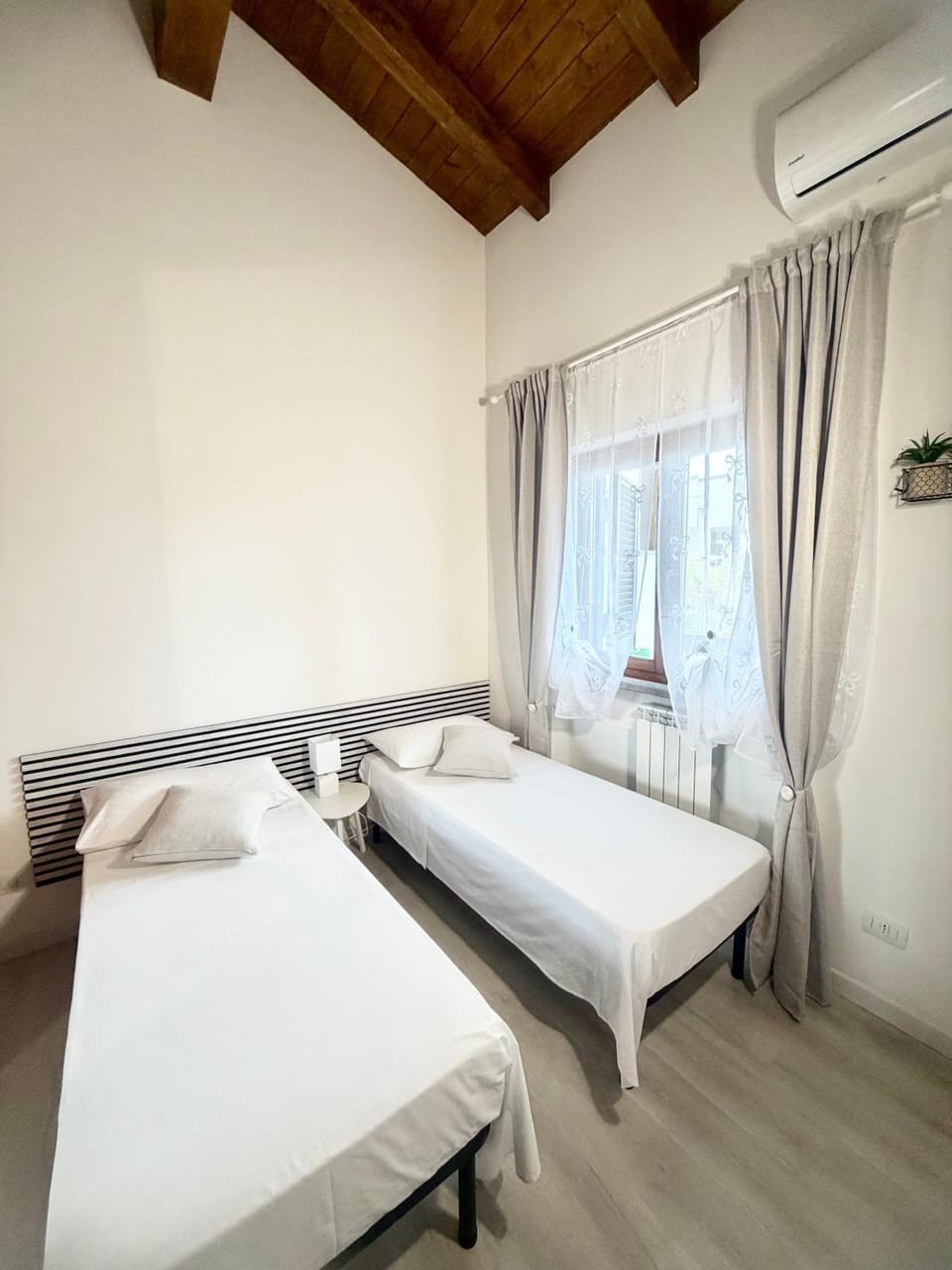 VILLA SEASIDE HAVEN - Private Retreat with Garden in Anzio House in Anzio