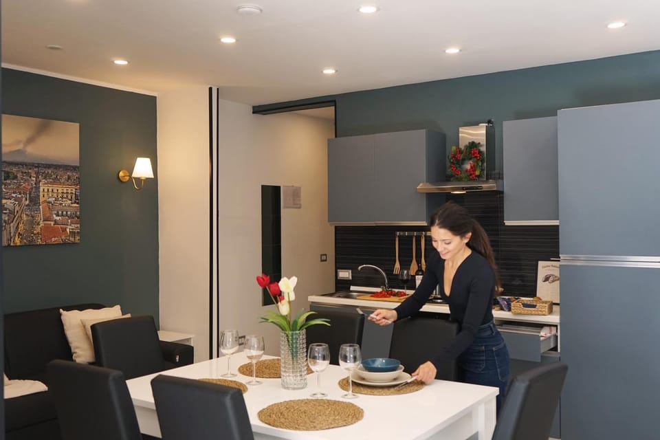 Dining area, kitchen