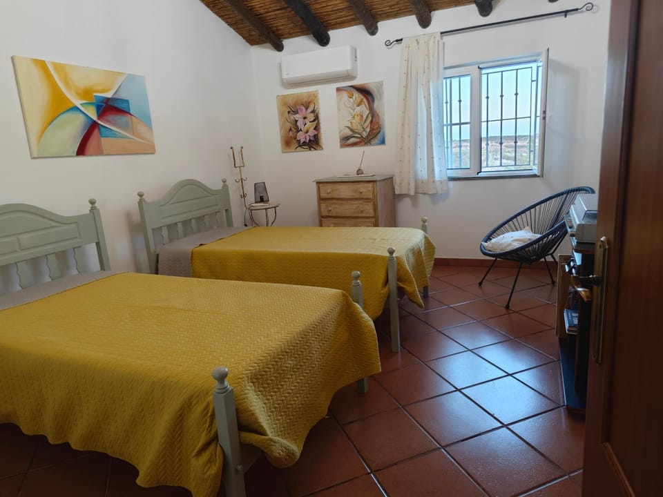 Bedroom, air conditioner
