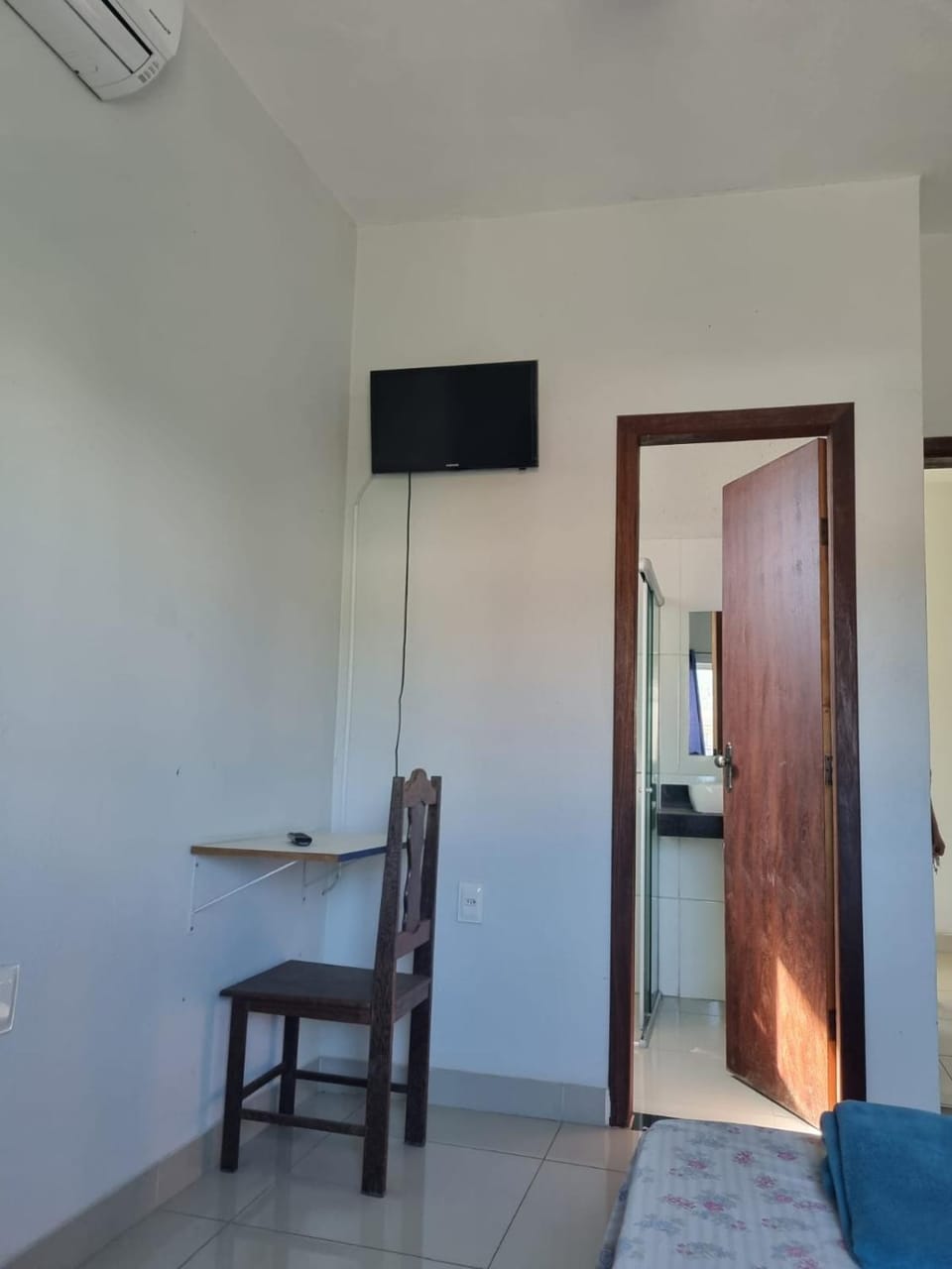 TV and multimedia, Photo of the whole room