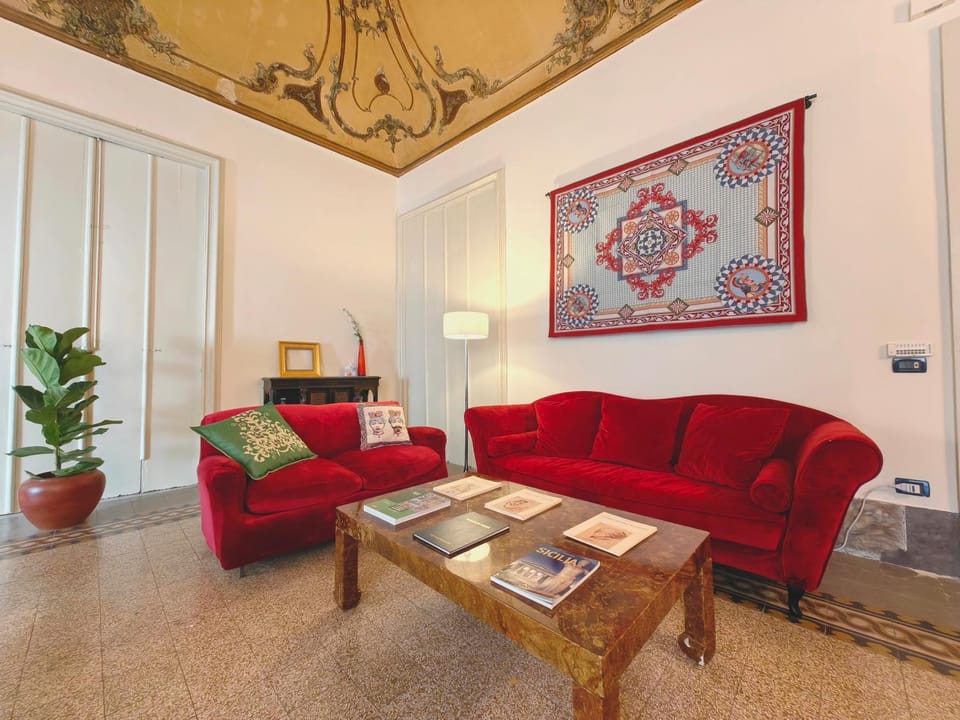 Living room, Seating area
