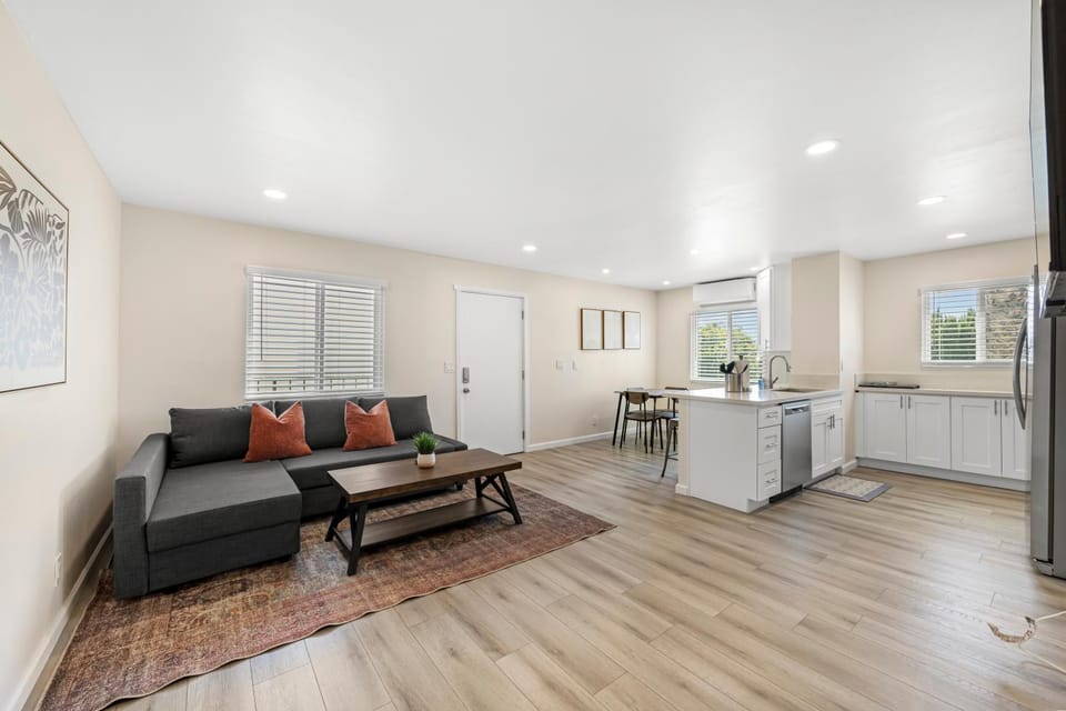 Central Hollywood Apartment House in Hollywood