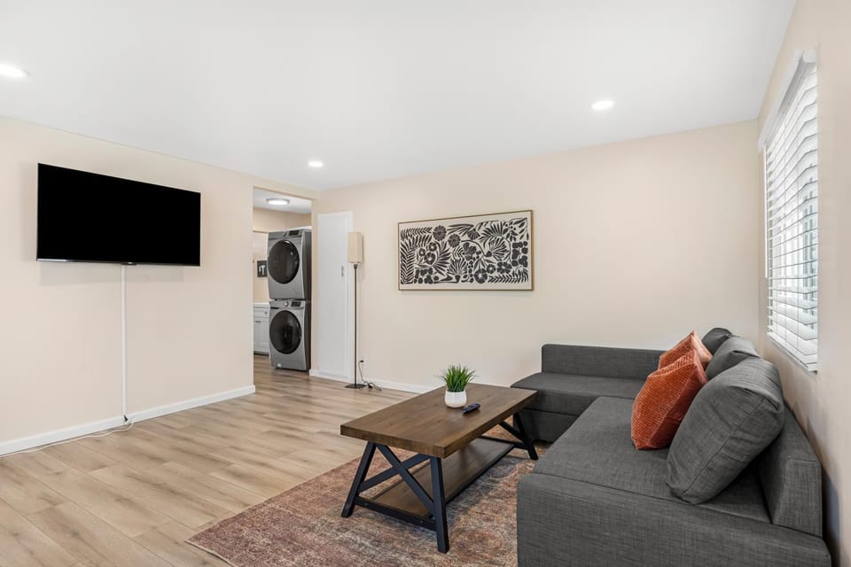 Central Hollywood Apartment House in Hollywood