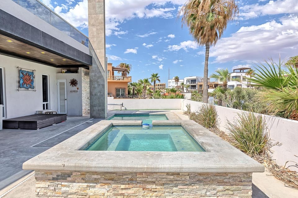 Patio, Pool view, sunbed