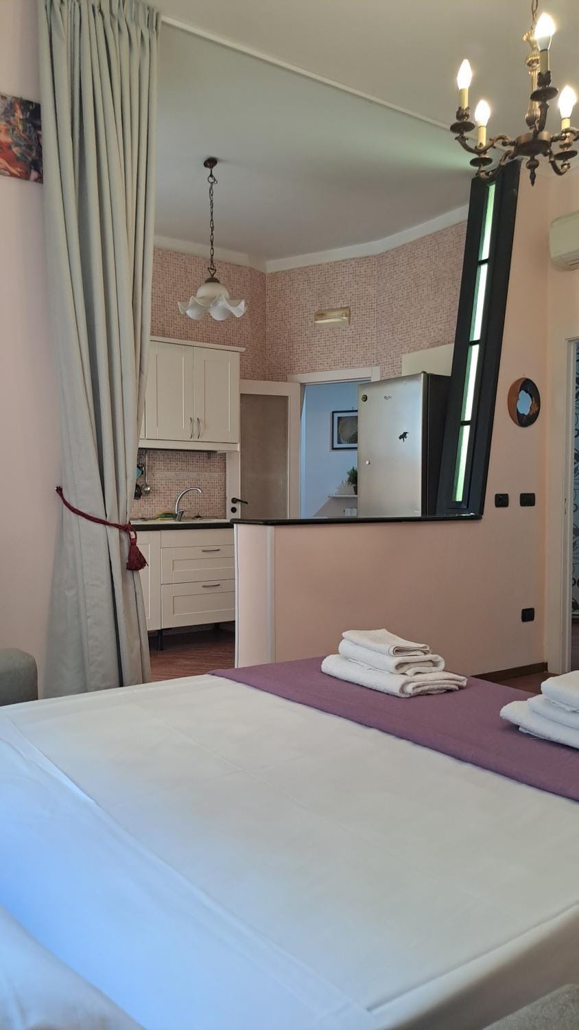 Trinita' Maggiore Home/ Historic Center Apartment in Naples
