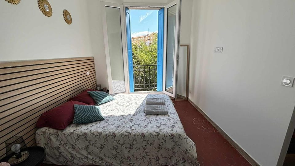 Bed, Bedroom