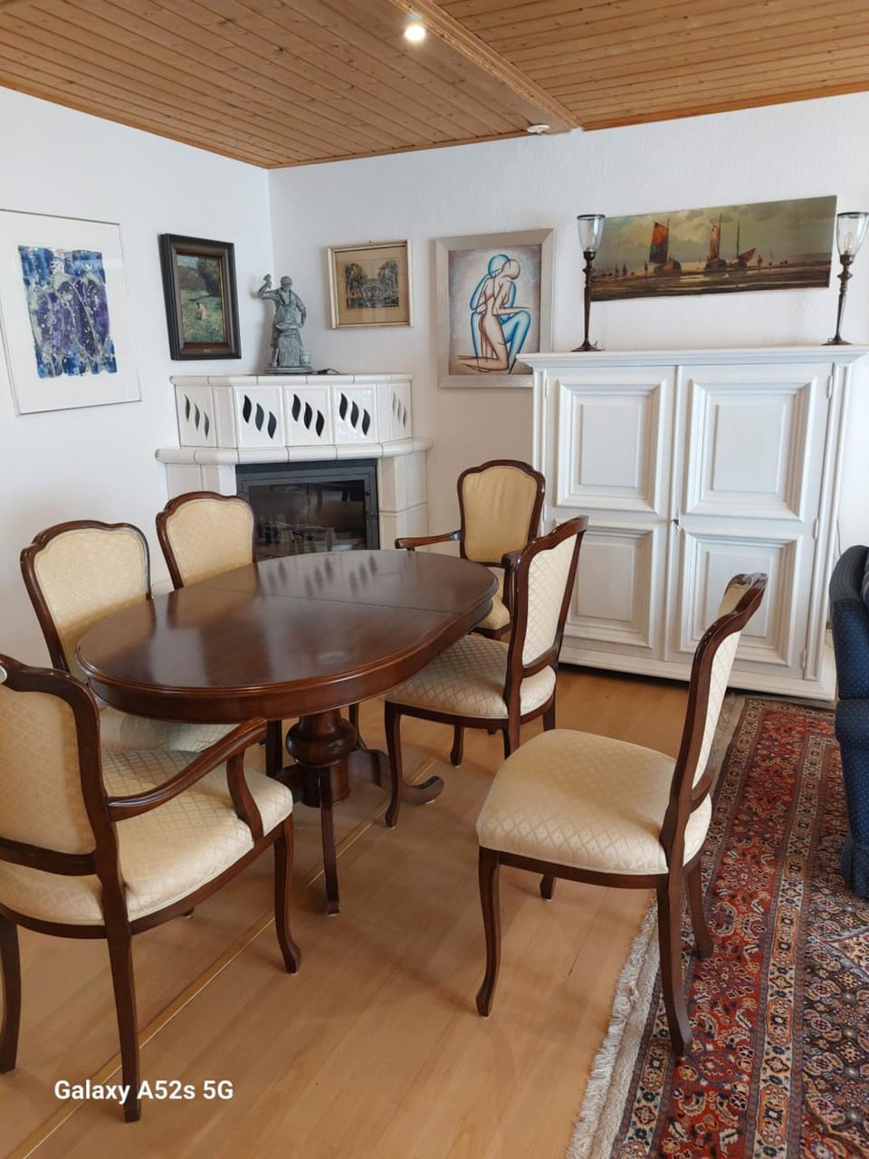 Kitchen or kitchenette, Living room, Seating area