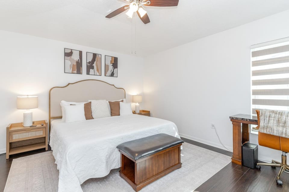 Bed, Photo of the whole room, Bedroom