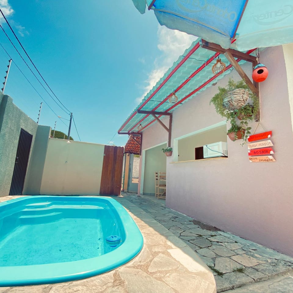 Day, Pool view