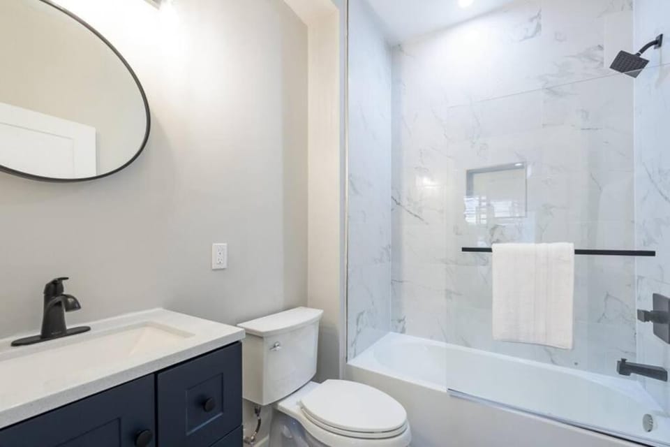 Modern LUX 2BR Apartment in DC with Patio Apartment in District of Columbia