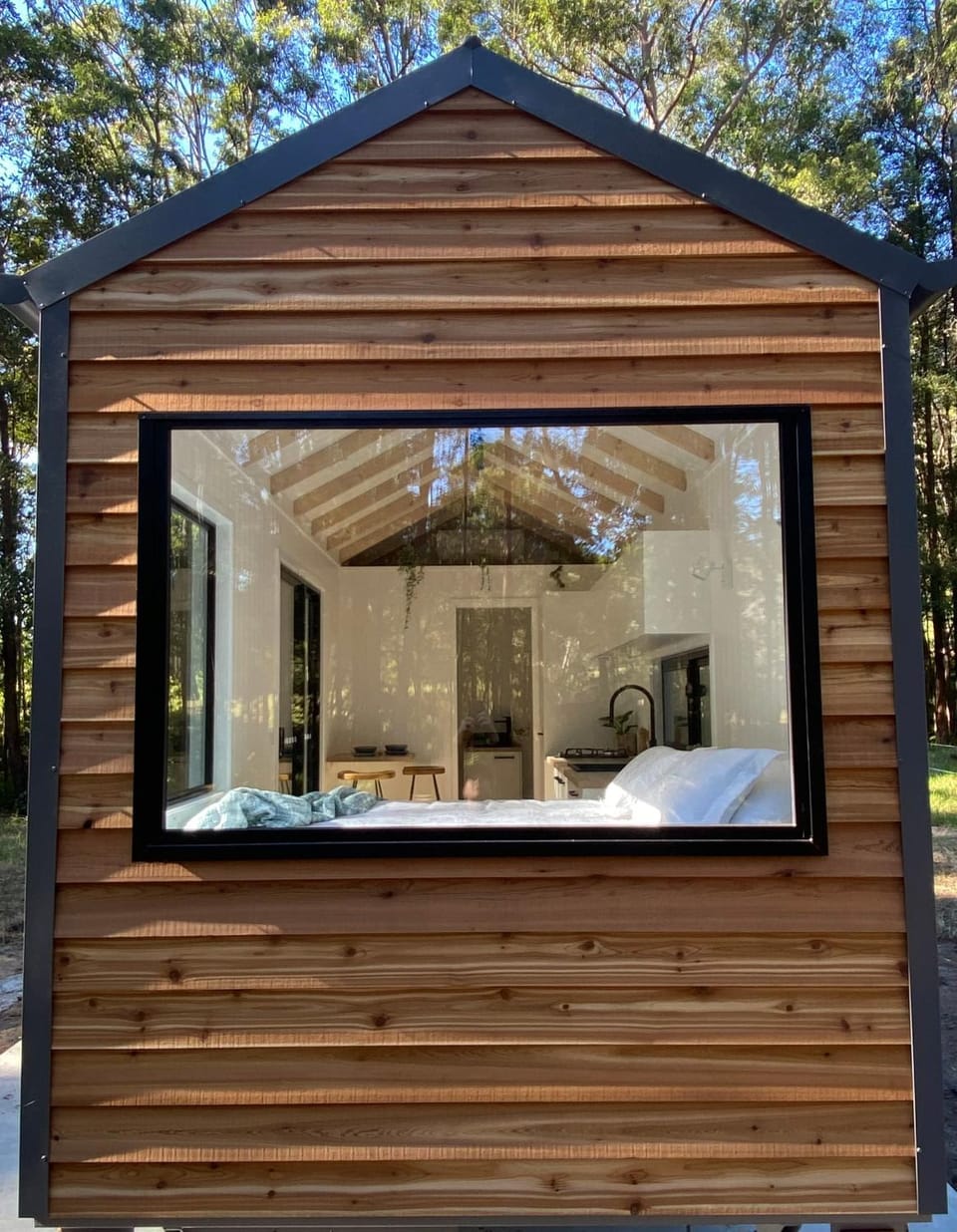Property building, Bed, Day, Bedroom