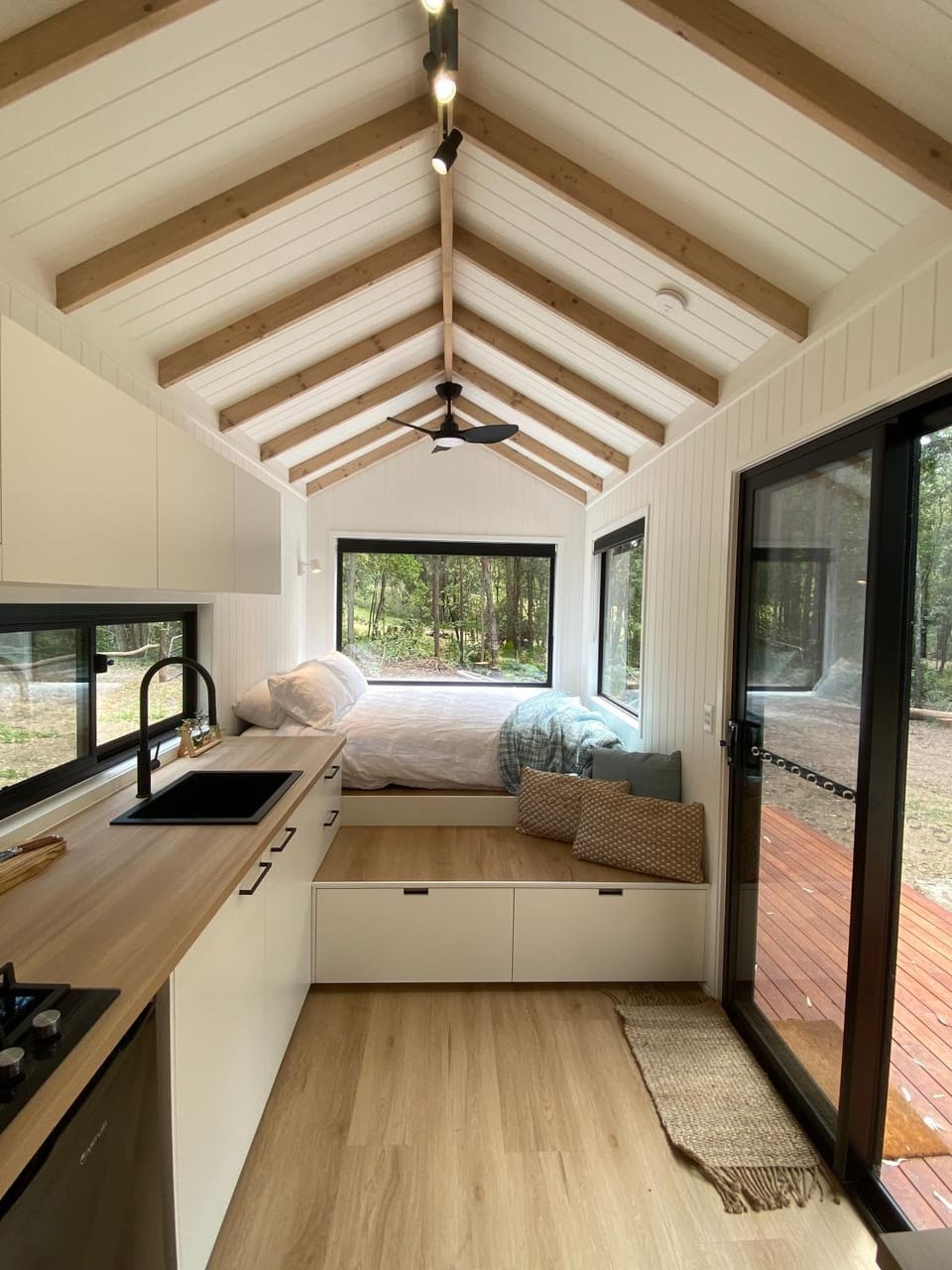Bed, Kitchen or kitchenette, Photo of the whole room, Bedroom