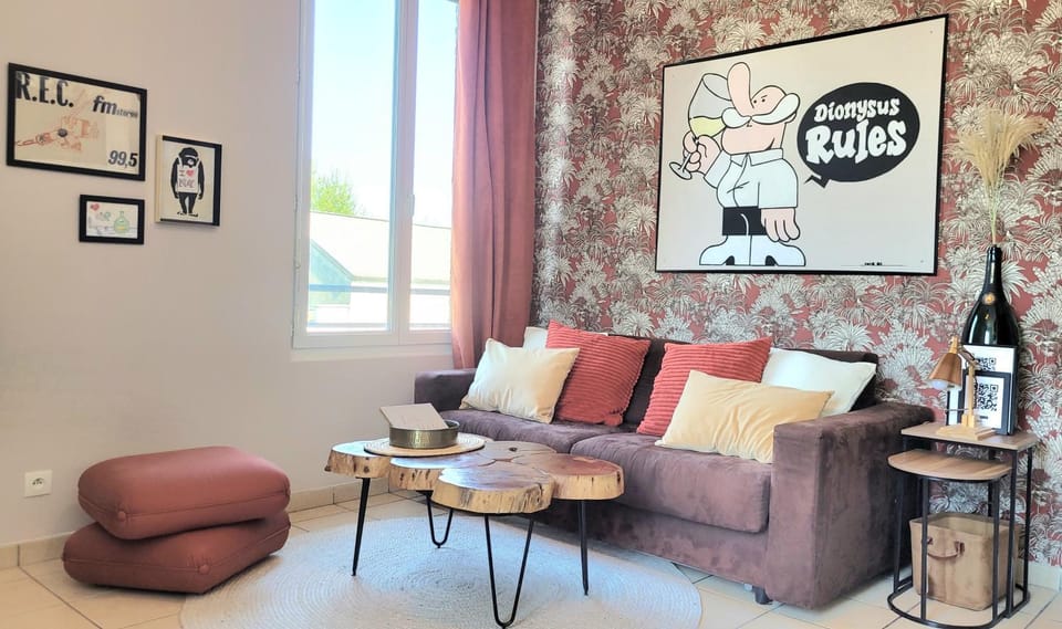 Living room, Seating area