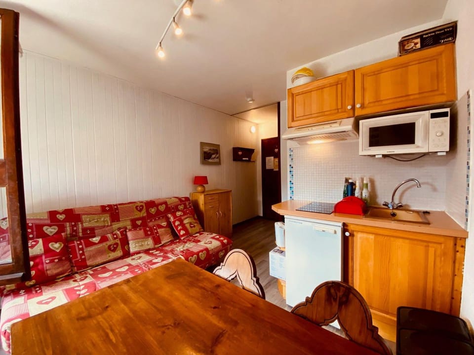 Petit studio à 250 m des pistes avec balcon au centre de La Clusaz - FR-1-459-233 Apartment in La Clusaz