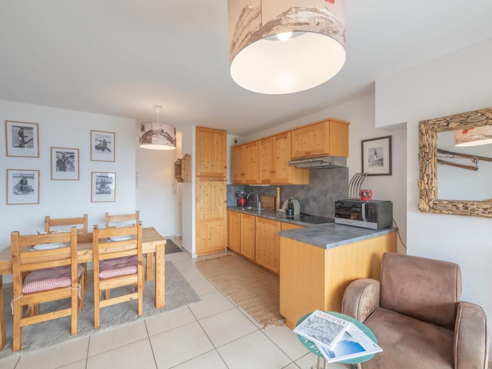 Chalet familial au Vieil Alpe, calme et confort - FR-1-645-76 Apartment in Huez