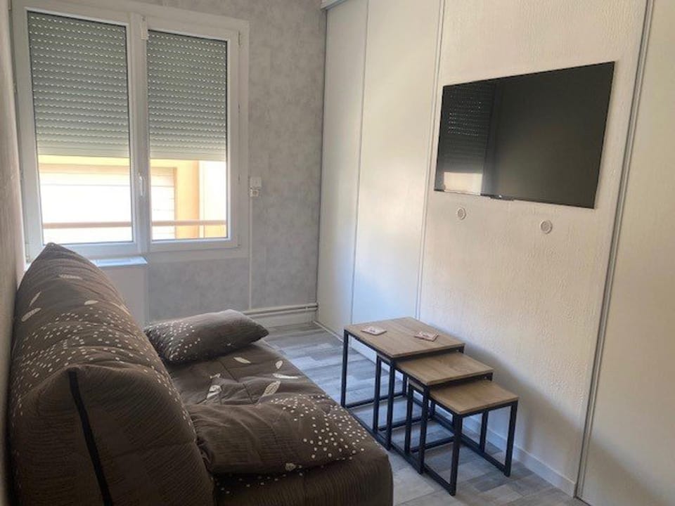 Appartement F2 rénové centre-ville Amélie-les-Bains - FR-1-703-192 Apartment in Alt Empordà