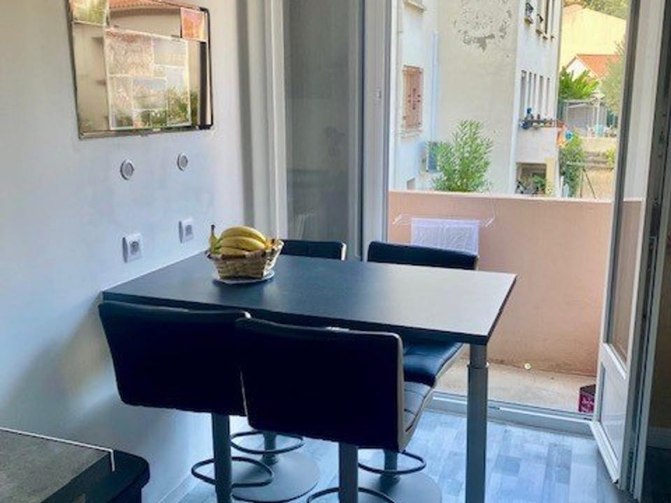 Appartement F2 rénové centre-ville Amélie-les-Bains - FR-1-703-192 Apartment in Alt Empordà