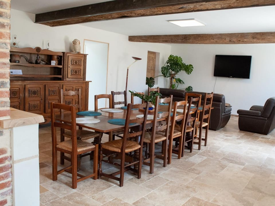 Gîte spacieux à Happonvilliers avec jardin privatif, accueil jusqu'à 14 personnes, animaux admis - FR-1-581-139 House in Centre-Val de Loire