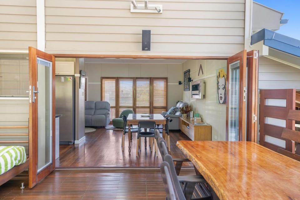 Patio, Living room