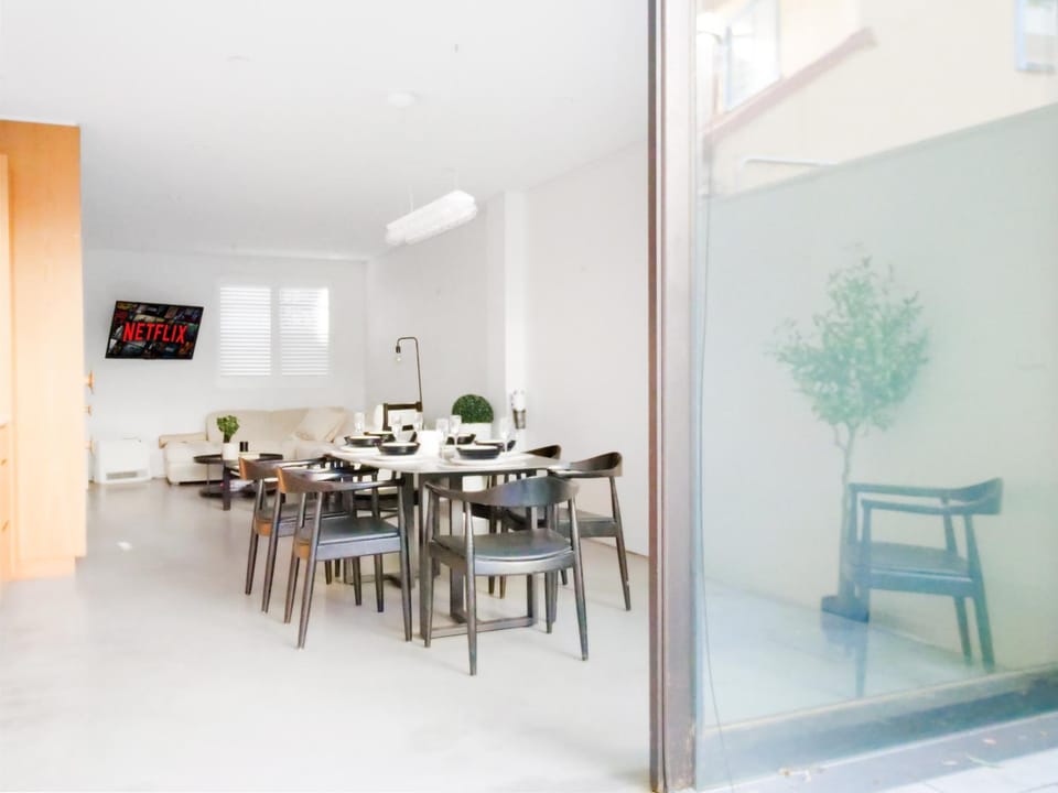 Chic Abode in Trendiest Suburb House in Surry Hills