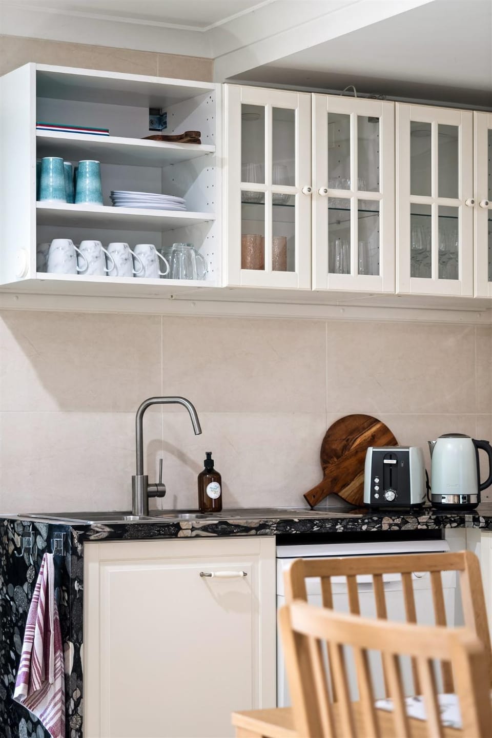 Coffee/tea facilities, dishwasher, toaster