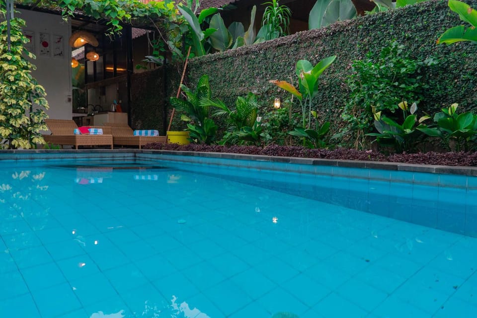 Swimming pool, Swimming pool