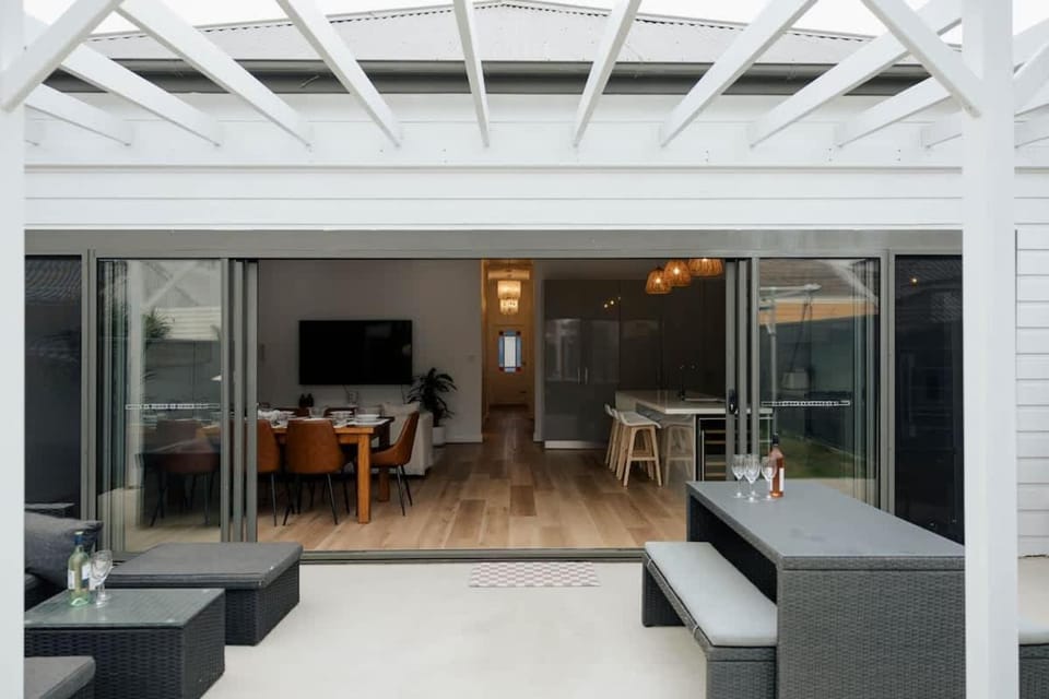 Vida Hamilton - 3 bed, 2 bath kids playground! House in New South Wales