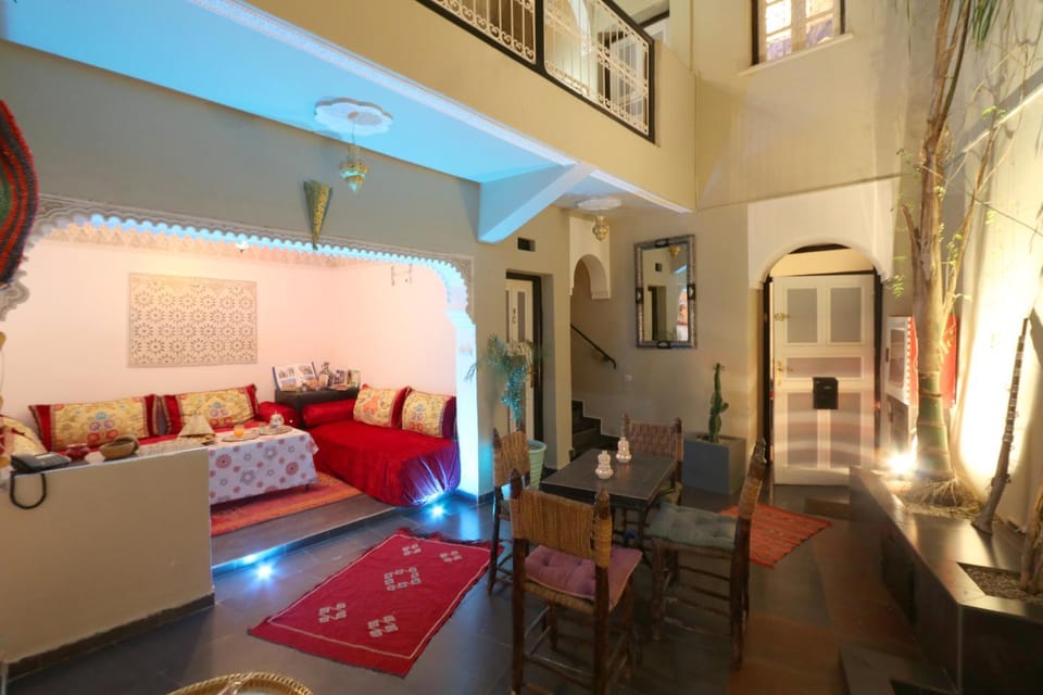Patio, TV and multimedia, Living room, Seating area, Dining area