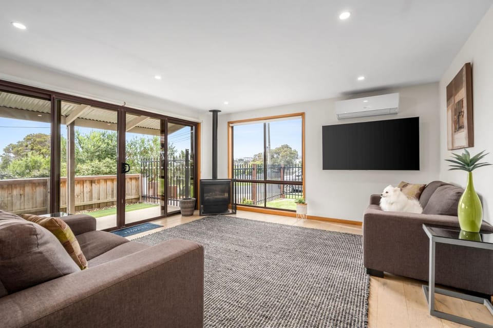 TV and multimedia, Seating area