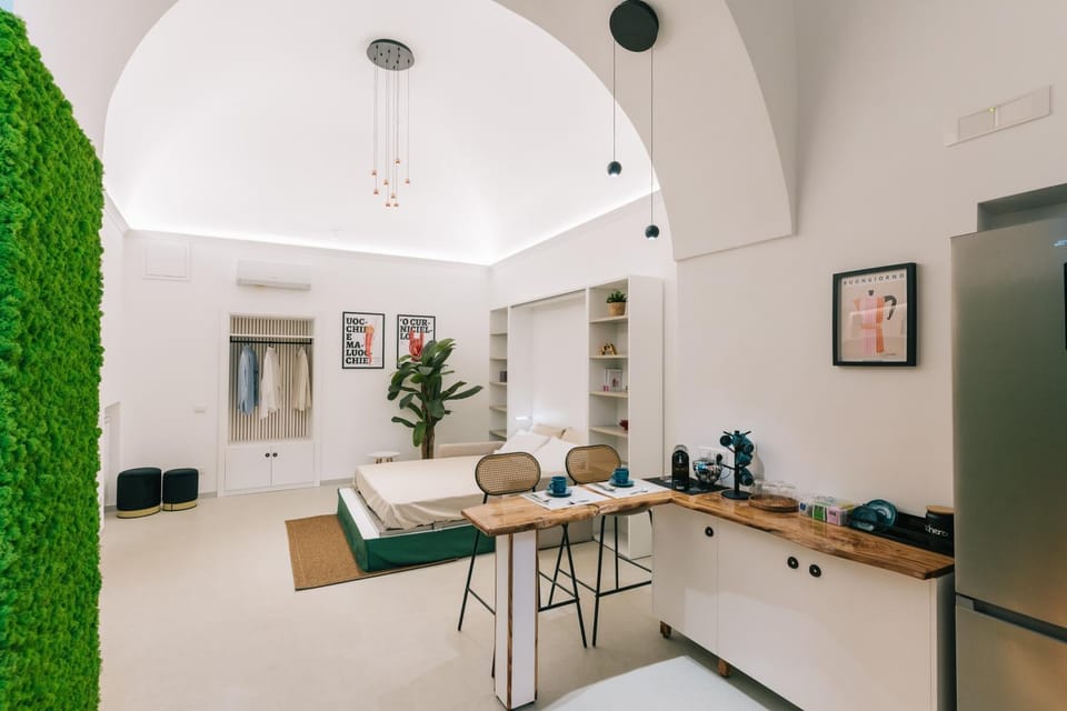 Kitchen or kitchenette, Seating area