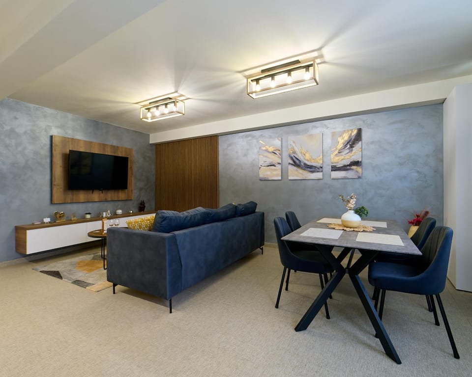 Seating area, Dining area