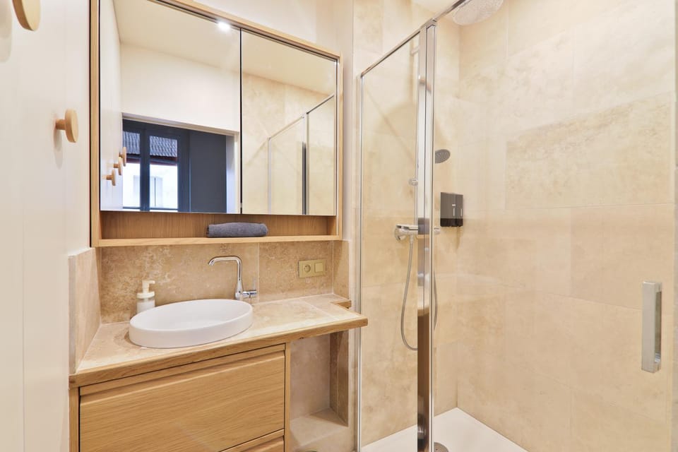 Shower, Bathroom