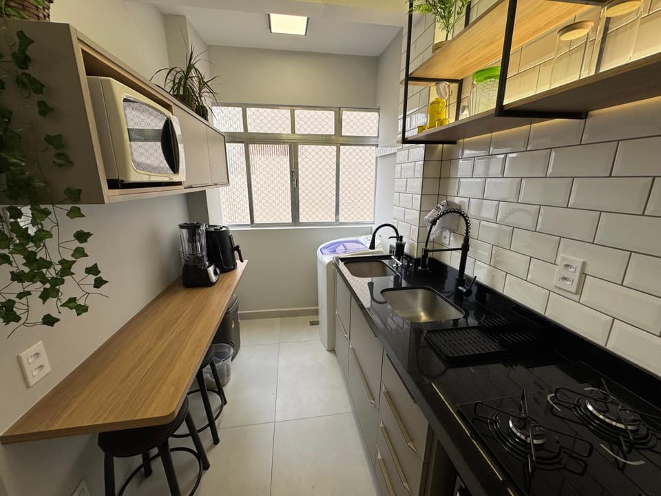 Kitchen or kitchenette, Dining area, stove