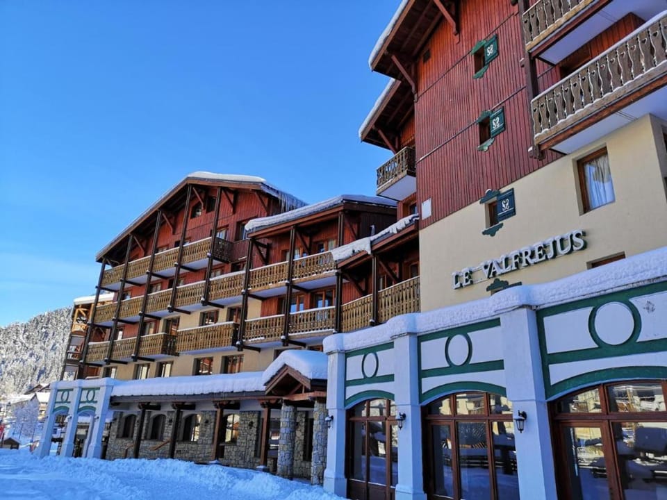 Property building, Day, Winter, City view