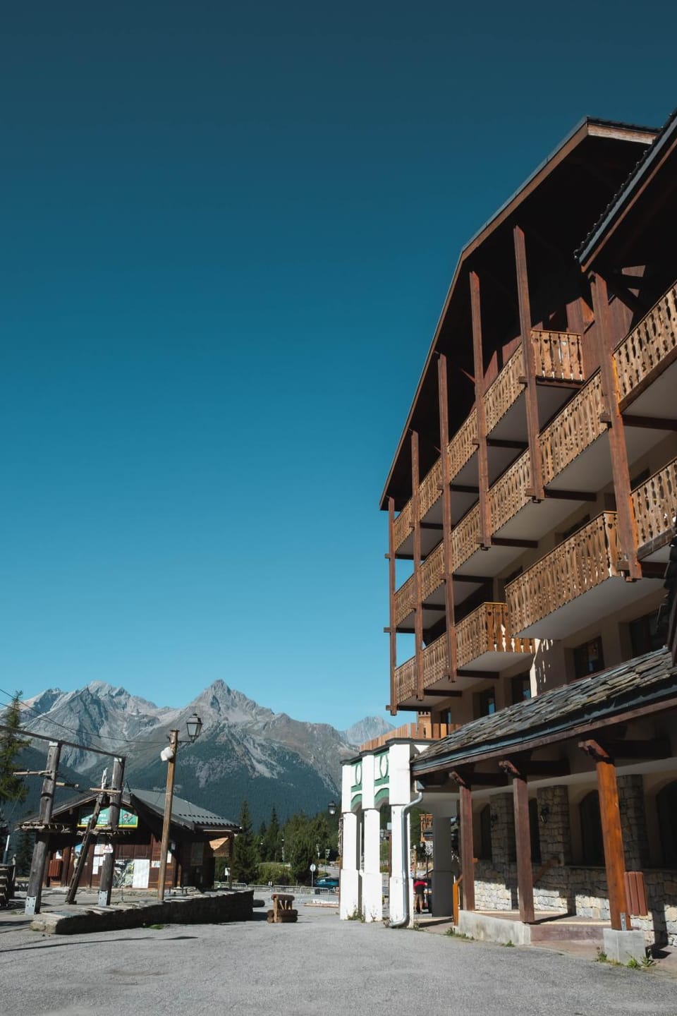Property building, Natural landscape, Mountain view, Location