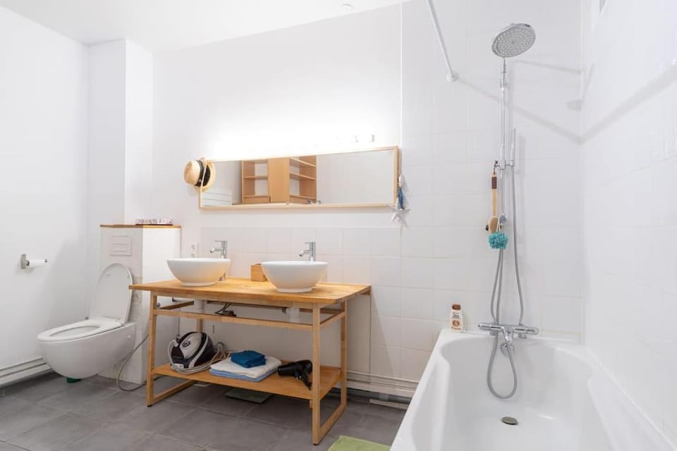 Bathroom, Bath