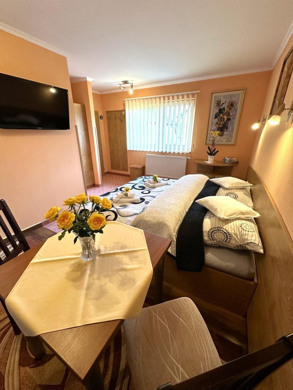 Photo of the whole room